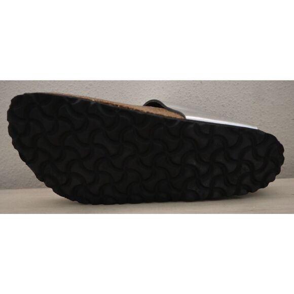 Birkenstock Women's EUR 37 US 6 Metallic Silver Leather Gizeh Big Buckle Sandals - Picture 8 of 15